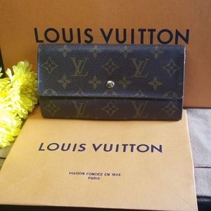Authentic Louis Vuitton long Sarah wallet